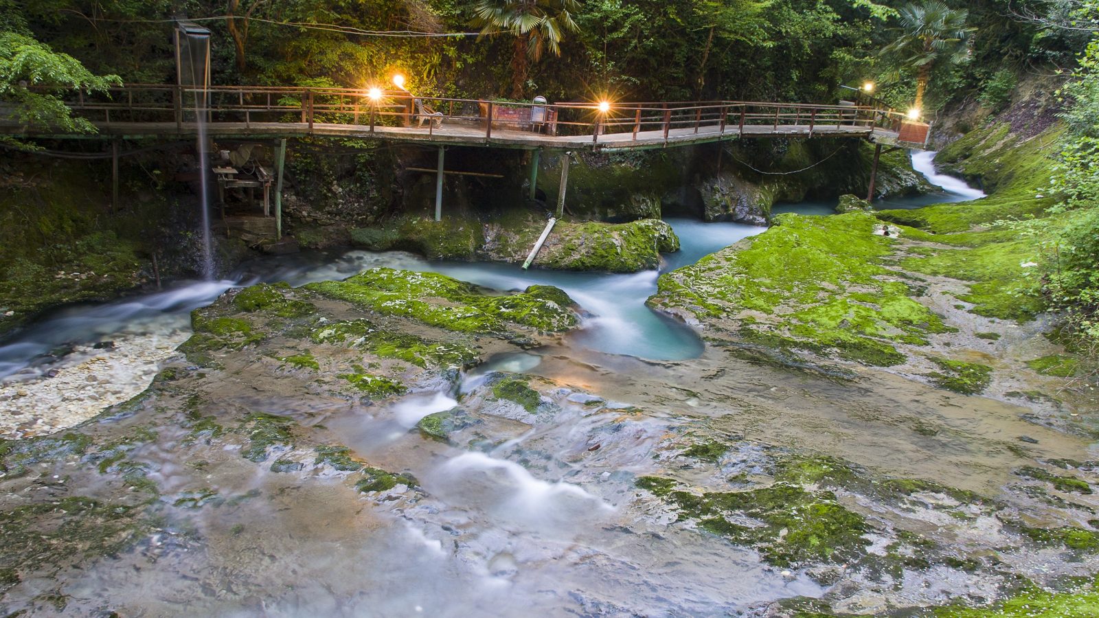 Услуги такси до ущелья Черниговка в Абхазии
