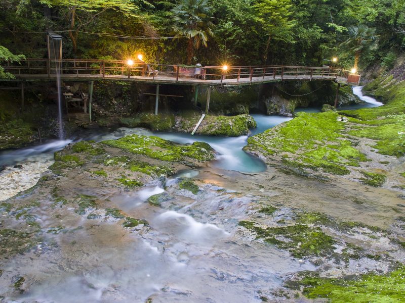 Услуги такси до ущелья Черниговка в Абхазии