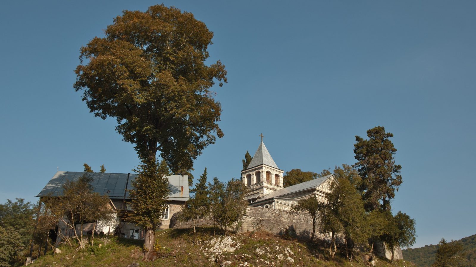 Услуги такси до села Каманы в Абхазии